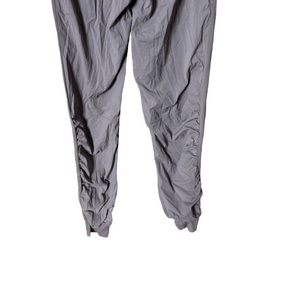 Lululemon Beyond The Studio Joggers 4 - Picture 6 of 6